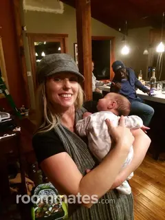 Roommate looking Issaquah, WA, $1400