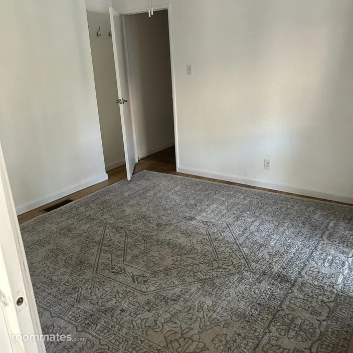 Room for rent in Sacramento, CA $850, house