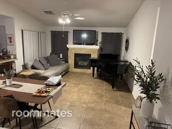 Room for rent in Las Vegas, NV $700, condo