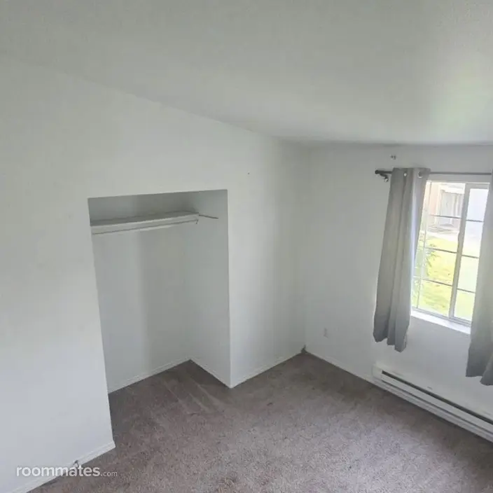 Room for rent in Federal Way, WA $1000, house