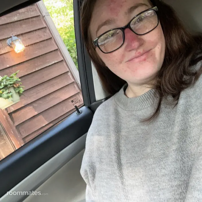 Roommate looking Saint Charles, IL, $1200
