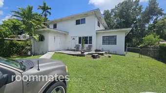 Room for rent in Miami, FL $1500, house