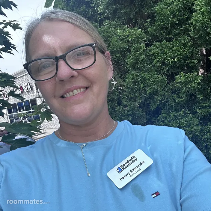 Roommate looking Louisville, KY, $1000