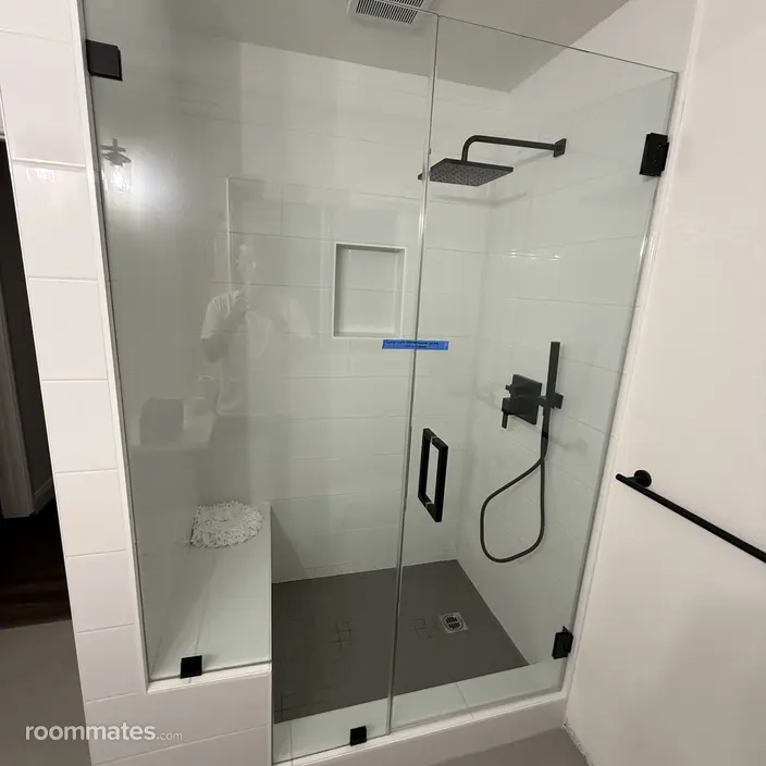 Room for rent in Long Beach, CA $1200, house