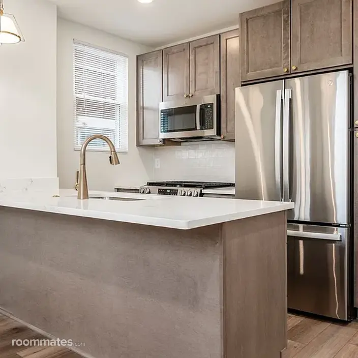 Room for rent in Columbus, OH $955, house