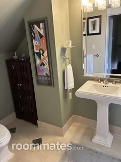 Room for rent in Maplewood, MO $1000, house