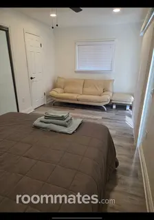 Room for rent in Los Angeles, CA $950, house