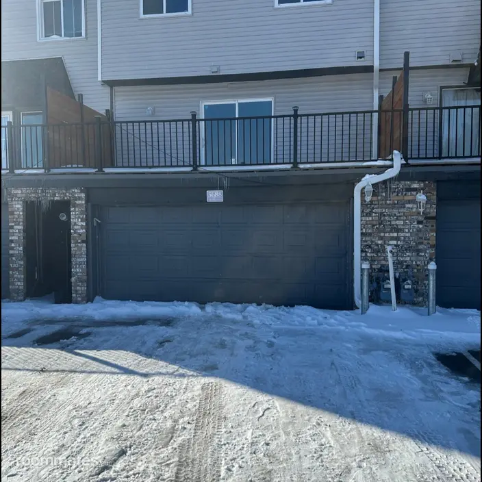 Room for rent in Brooklyn Park, MN $700, townhouse