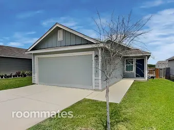 Room for rent in San Antonio, TX $1000, house