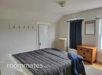Room for rent in Portland, ME $1000, house