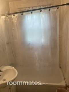 Room for rent in Wichita, KS $400, condo