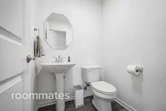 Room for rent in South Elgin, IL $1300, townhouse