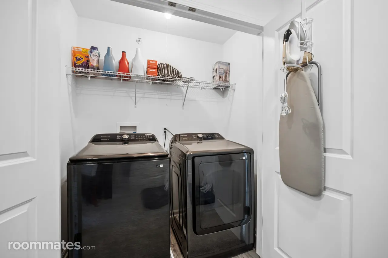 Profile photo 4 of 11