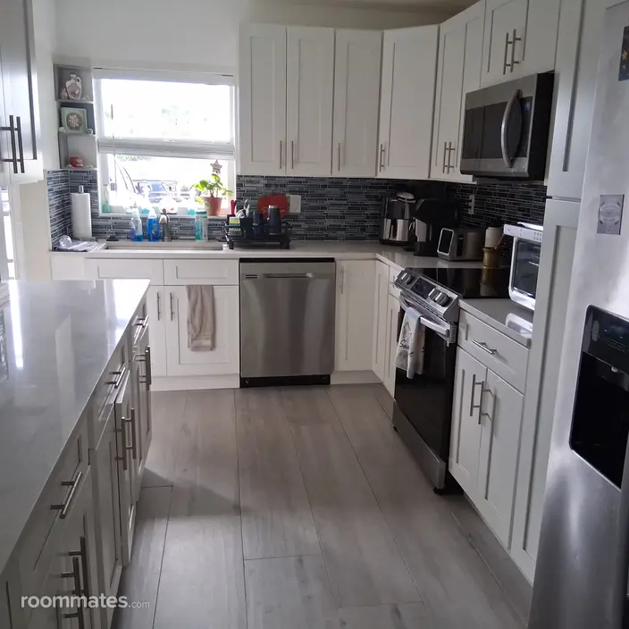 Room for rent in Fort Lauderdale, FL $1400, condo