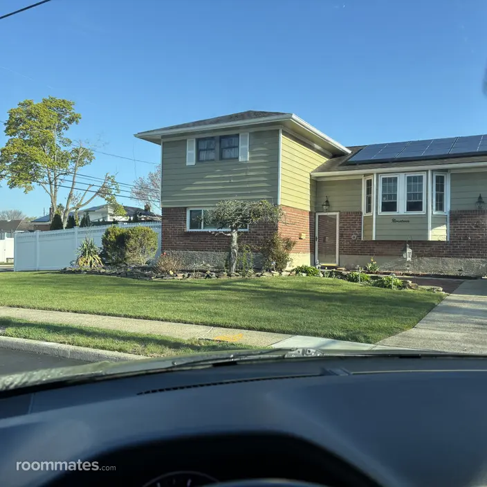 Roommate looking Deer Park, NY, $1200