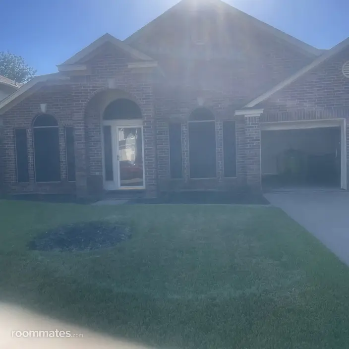 Room for rent in Missouri City, TX $1000, house