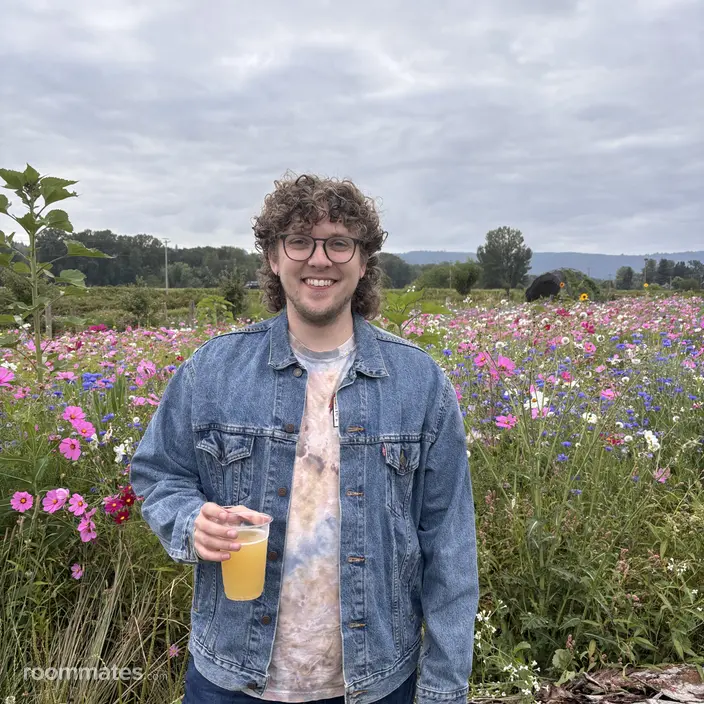 Roommate looking Portland, OR, $1000