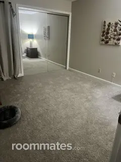 Room for rent in Greensboro, NC $800, condo