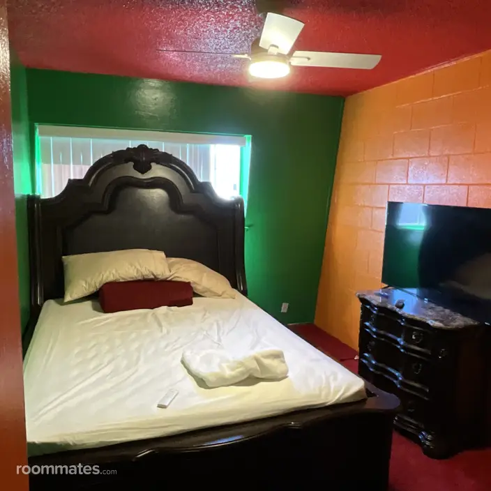 Room for rent in San Jose, CA $1300, condo
