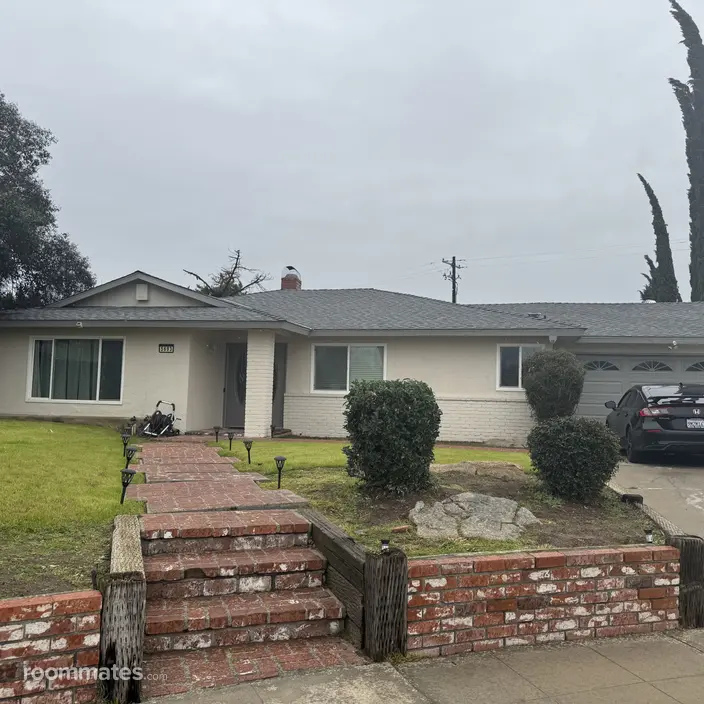 Room for rent in Fresno, CA $700, house