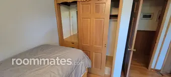 Room for rent in Salem, OR $900, house