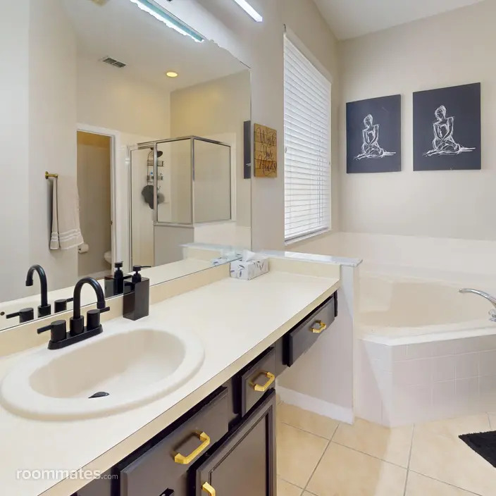Room for rent in Kissimmee, FL $1000, house