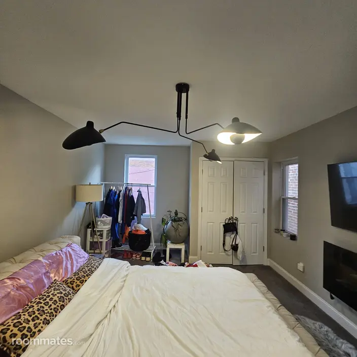 Room for rent in Baltimore, MD $733, townhouse