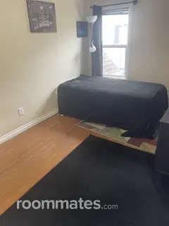 Room for rent in Portland, OR $700, house