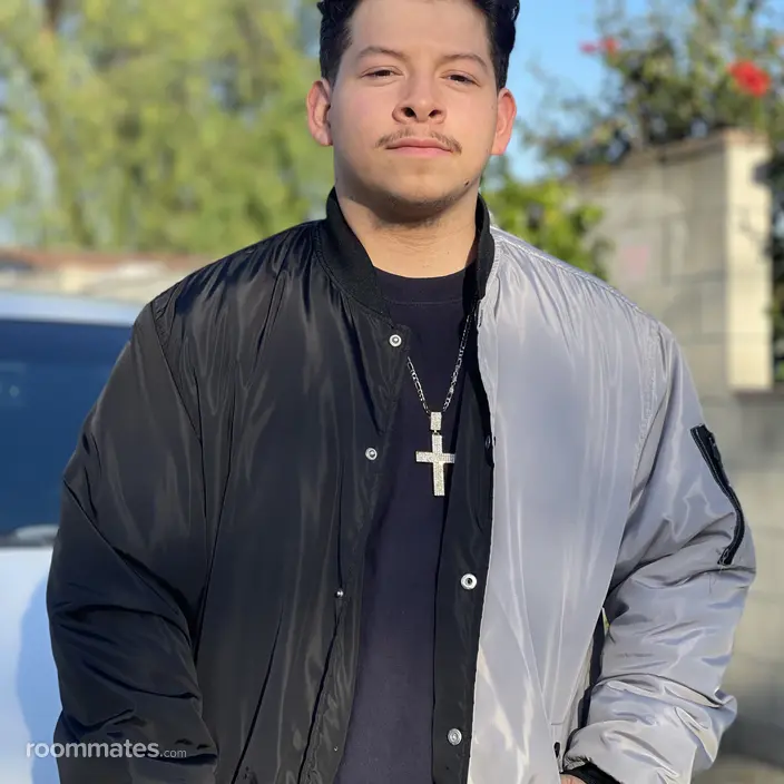 Roommate looking Fontana, CA, $700