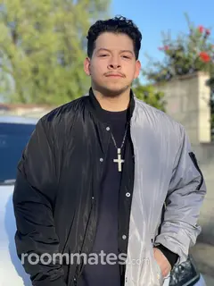 Roommate looking Fontana, CA, $700