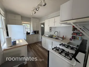 Room for rent in Minneapolis, MN $562, house