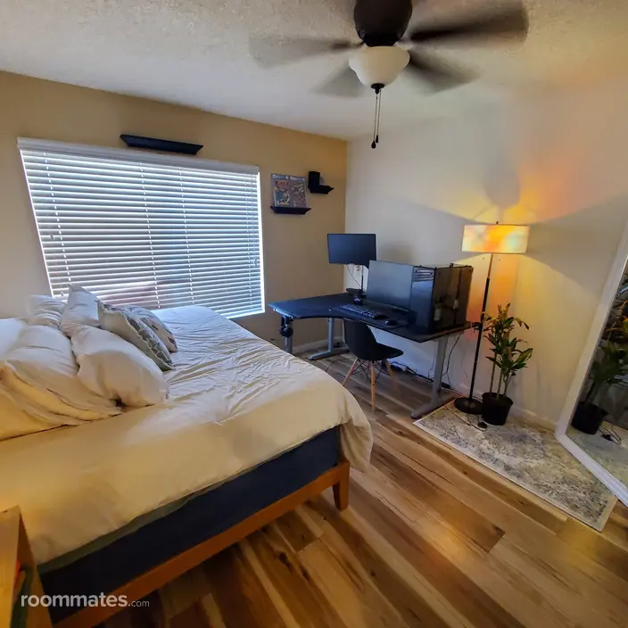 Room for rent in Tempe, AZ $1000, condo