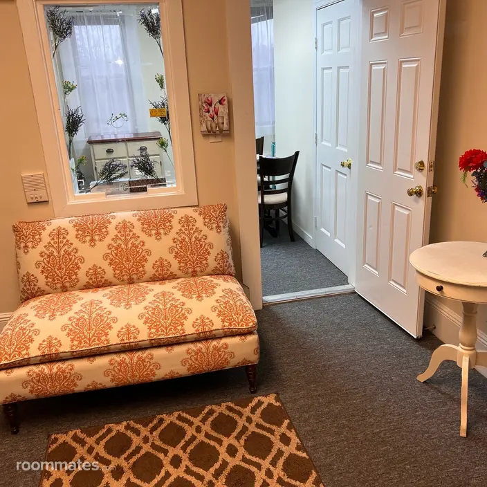 Room for rent in Freeport, NY $900, house