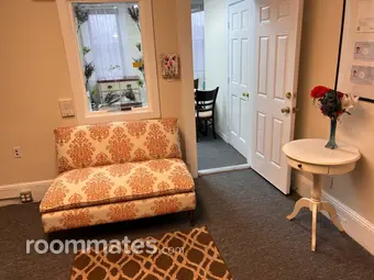 Room for rent in Freeport, NY $900, house