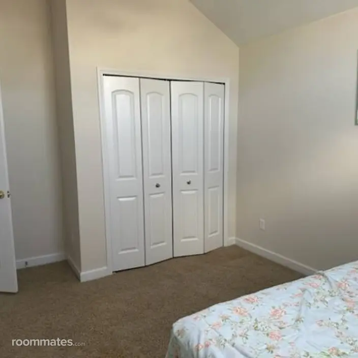 Room for rent in Novi, MI $1100, house