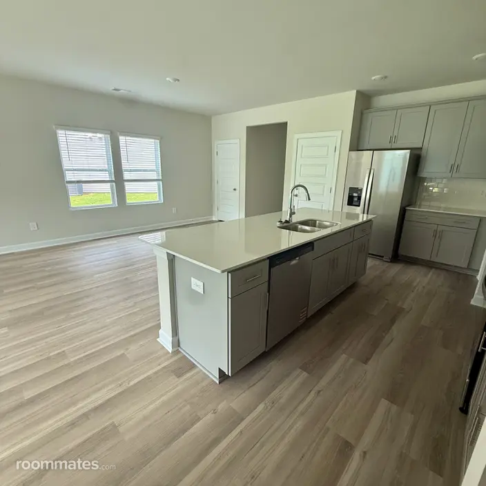 Room for rent in Spartanburg, SC $700, house