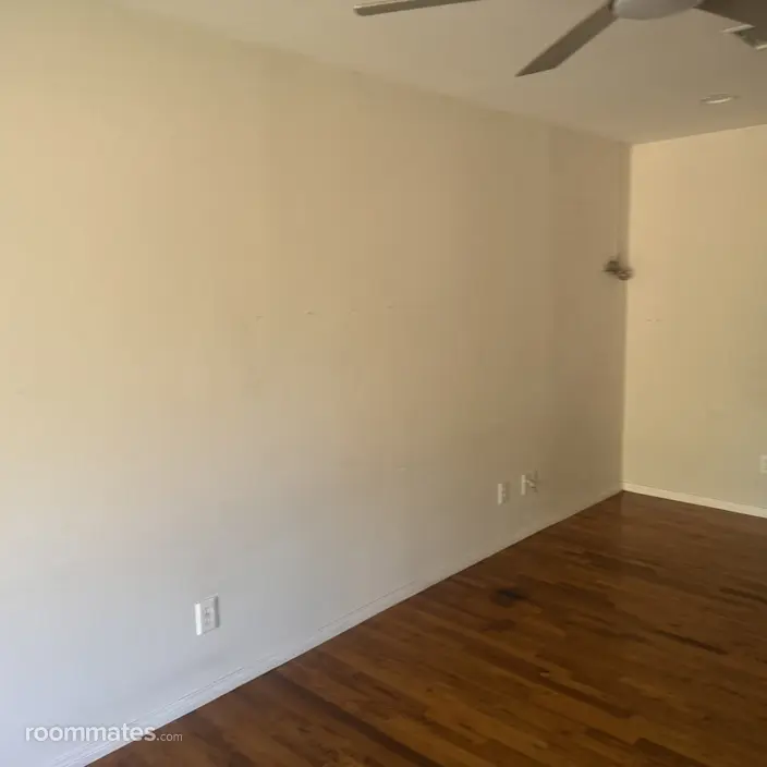 Room for rent in Santa Ana, CA $1300, house