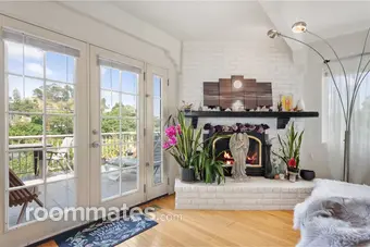 Room for rent in Los Angeles, CA $1900, house
