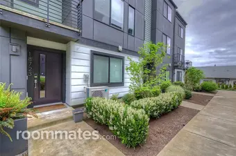 Room for rent in Lynnwood, WA $1200, townhouse
