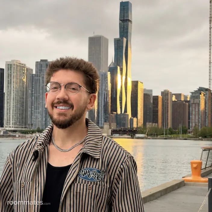 Roommate looking Crystal Lake, IL, $800