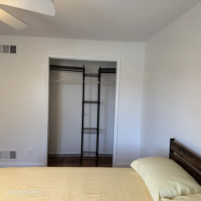 Room for rent in New Castle, DE $1200, house