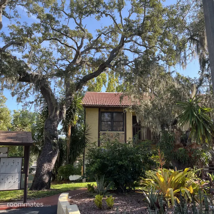 Room for rent in Port Richey, FL $700, condo