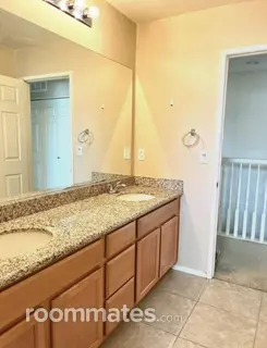 Room for rent in Northridge, CA $1100, house