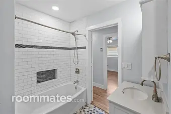 Room for rent in Tampa, FL $1000, house