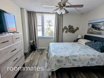 Room for rent in Clearwater Beach, FL $1500, condo