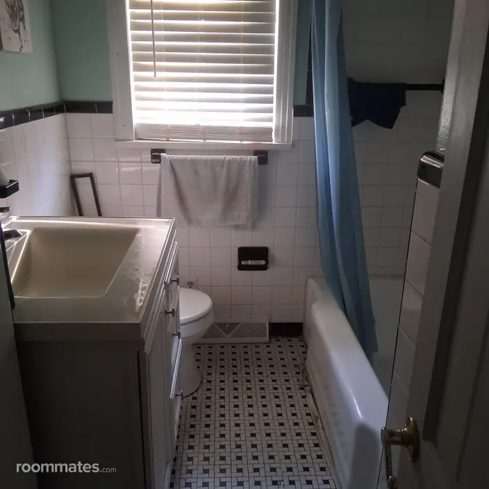 Room for rent in New Bern, NC $700, house