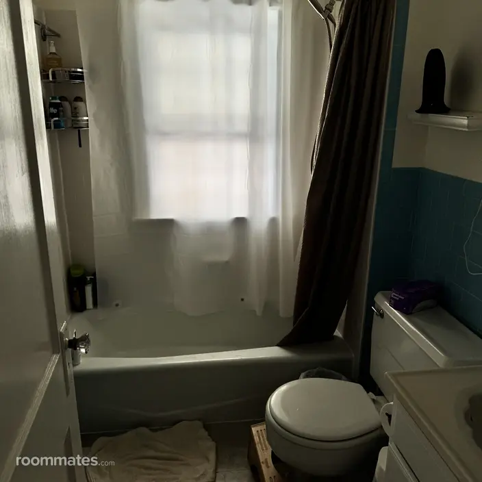 Room for rent in Auburndale, MA $800, house