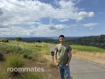 Roommate looking Seattle WA, $1000