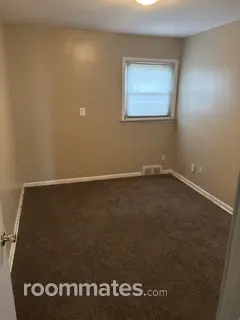 Room for rent in Redford Charter Township, MI $700, house
