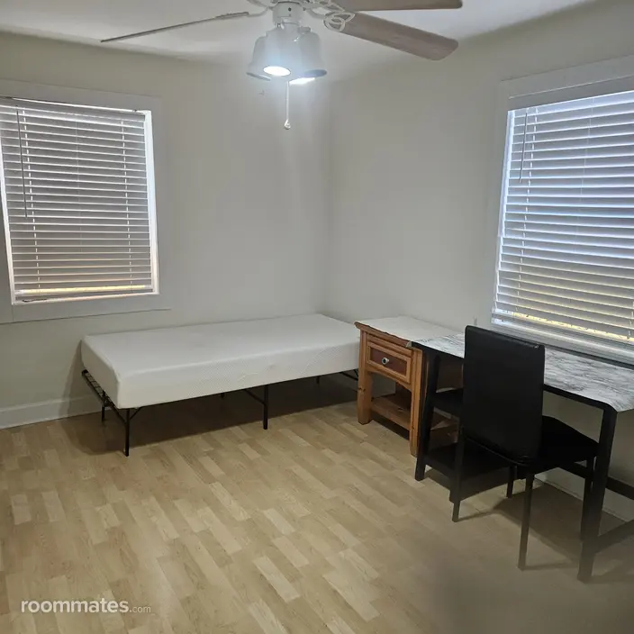 Room for rent in Sarasota, FL $1000, house